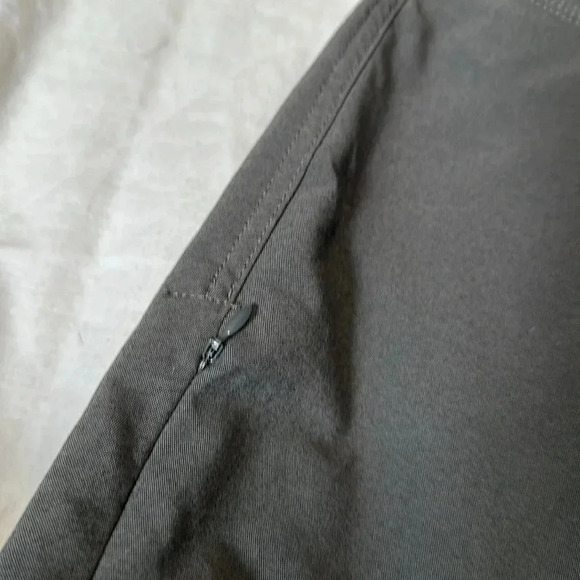 Kuhl Gray Trekr pants size 14 Short outdoor hiking - Picture 6 of 10